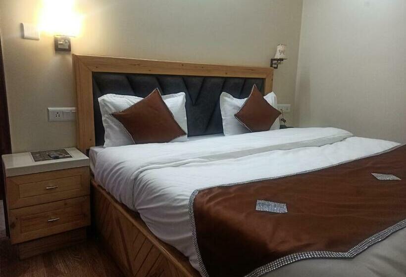 Habitació Estàndard, Uphar