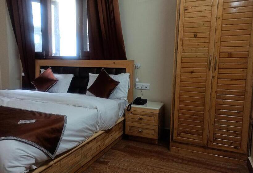 Habitació Estàndard, Uphar