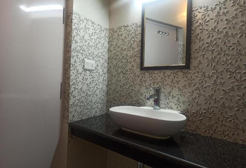 Habitació Deluxe, Uphar