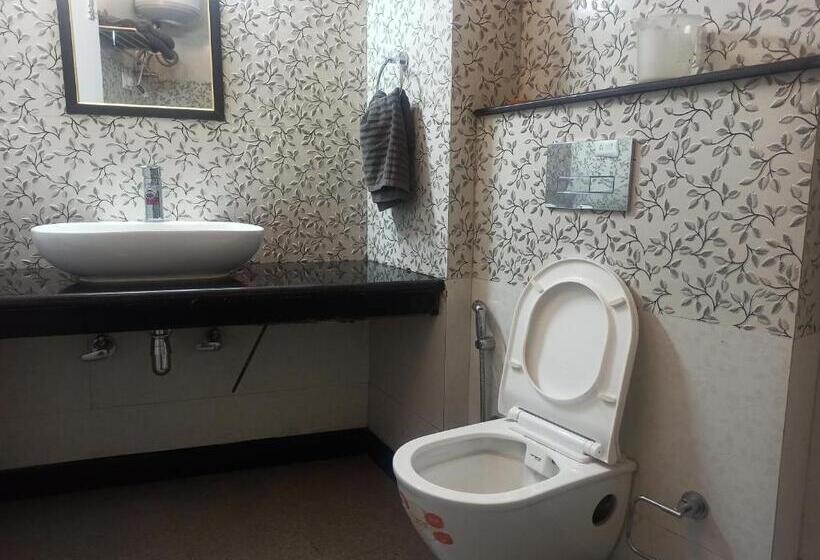 Habitació Deluxe, Uphar