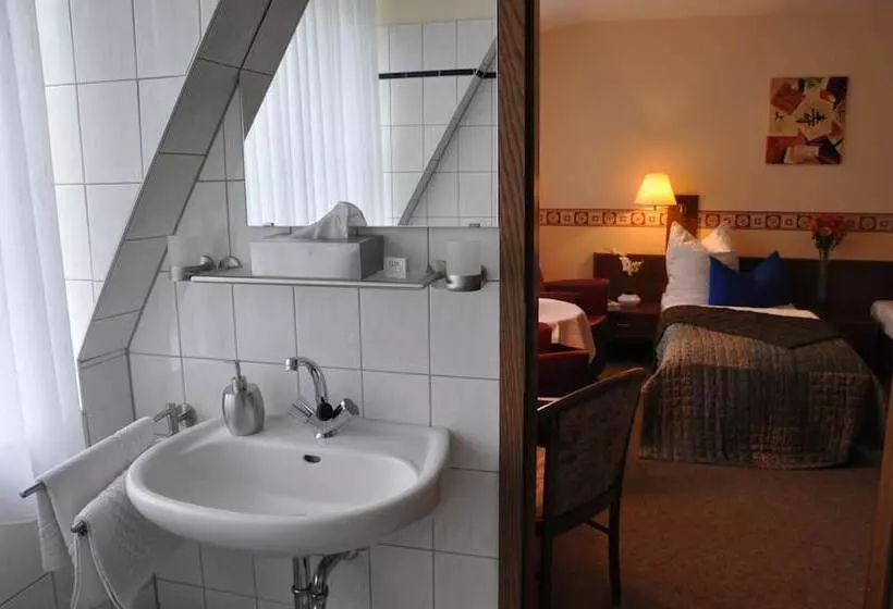 3-Bett-Standardzimmer, 4 Hufen