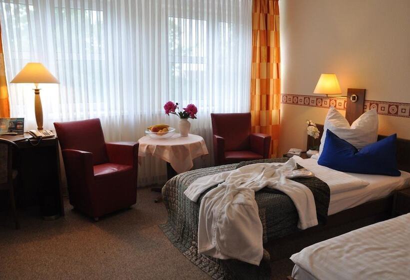 스탠다드 트리플 룸, 4 Hufen