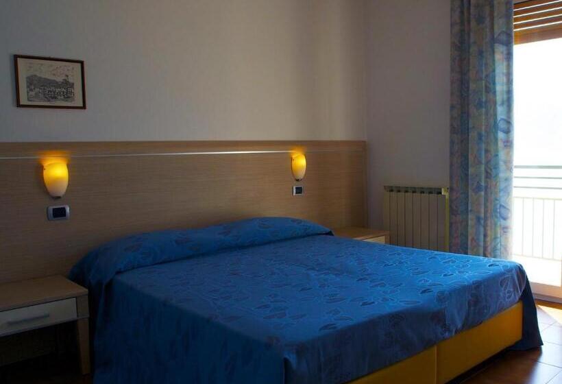 Номер Стандарт Трехместный, Albergo Villa Edera