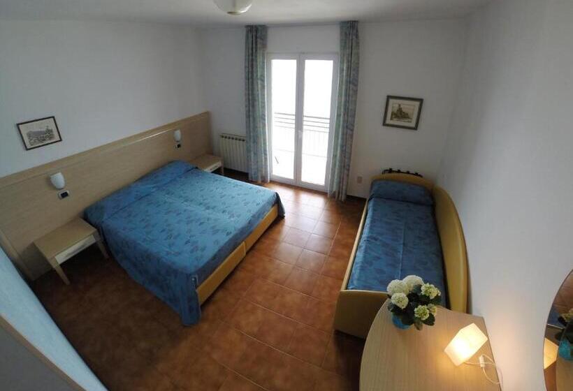 Номер Стандарт Трехместный, Albergo Villa Edera