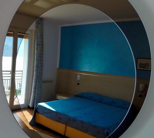스탠다드 트리플 룸, Albergo Villa Edera