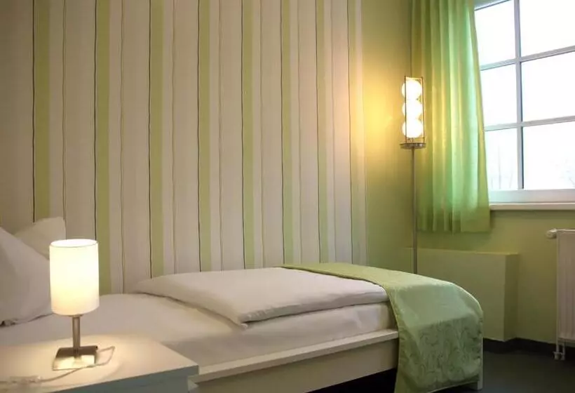 اتاق استاندارد یک نفره, Altes Kasino Hotel Am See