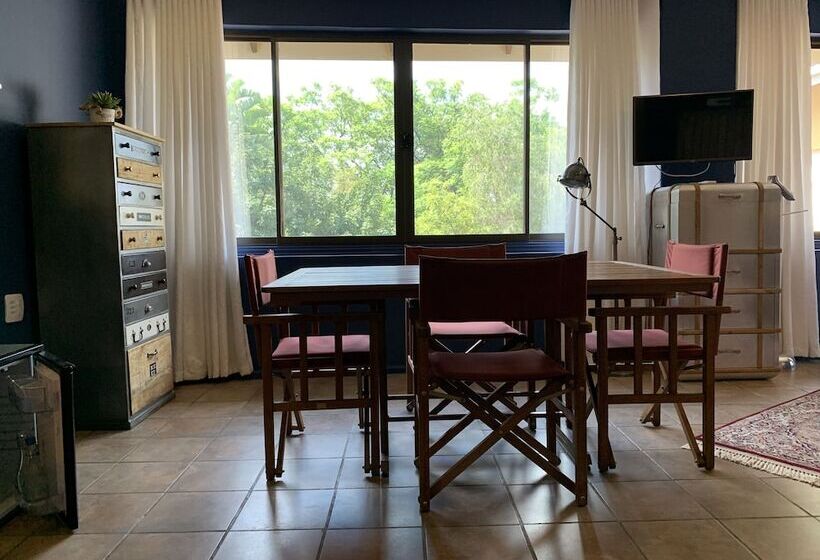 스탠다드 룸, Casta Diva