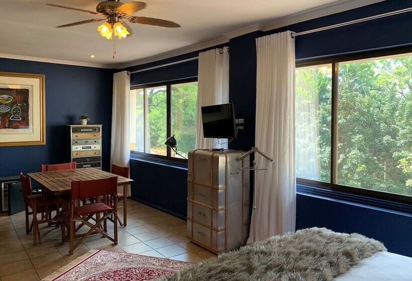 스탠다드 룸, Casta Diva