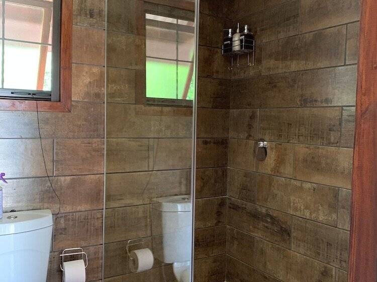 이코노미 룸, Casta Diva