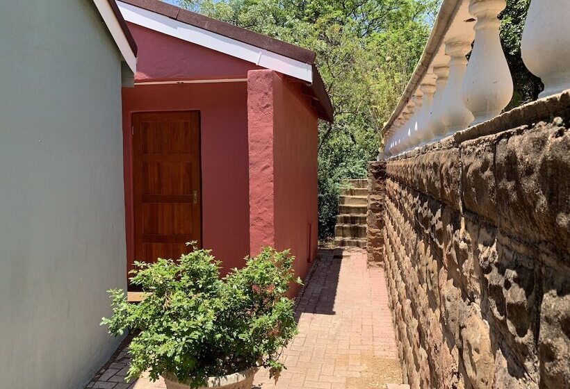 이코노미 룸, Casta Diva