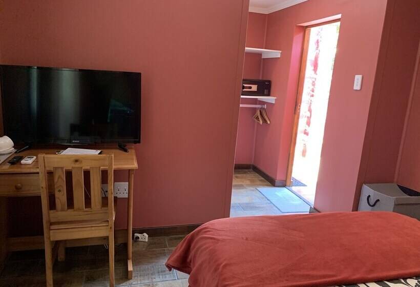 이코노미 룸, Casta Diva