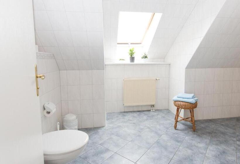 غرفة ديلوكس مزودة بشرفة, Garni Am Deich