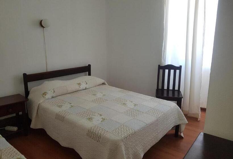 غرفة قياسية ثلاثية, Hospedaria Pôr Do Sol