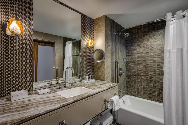 스탠다드 룸 킹사이즈 침대, Jw Marriott Austin