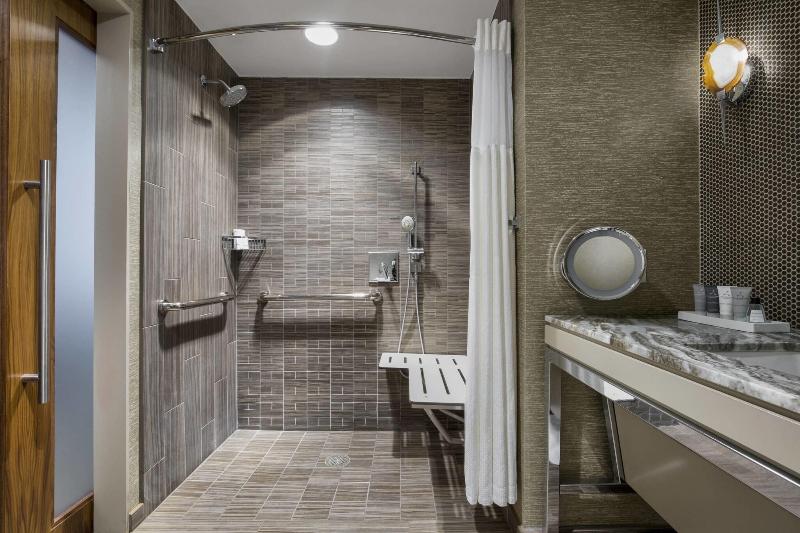 스탠다드 룸 킹사이즈 침대, Jw Marriott Austin