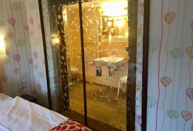 스탠다드 룸, Marchen