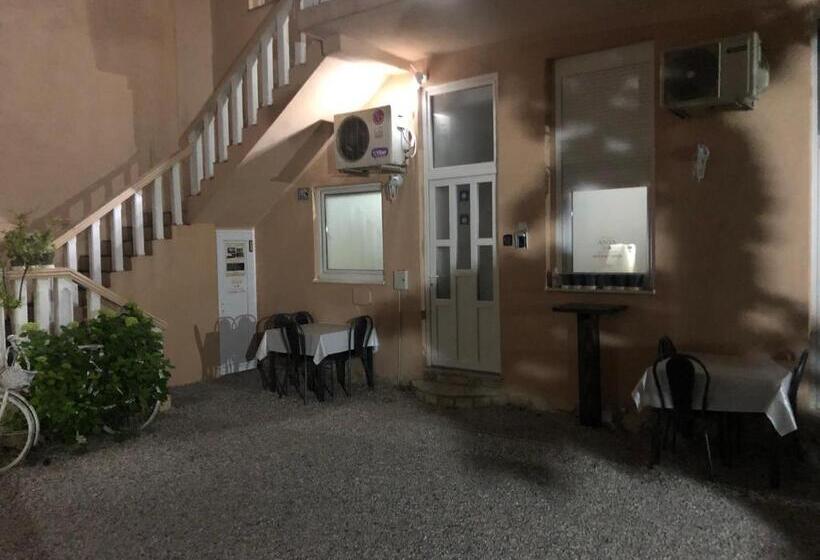 استودیو خانوادگی, Villa Anja