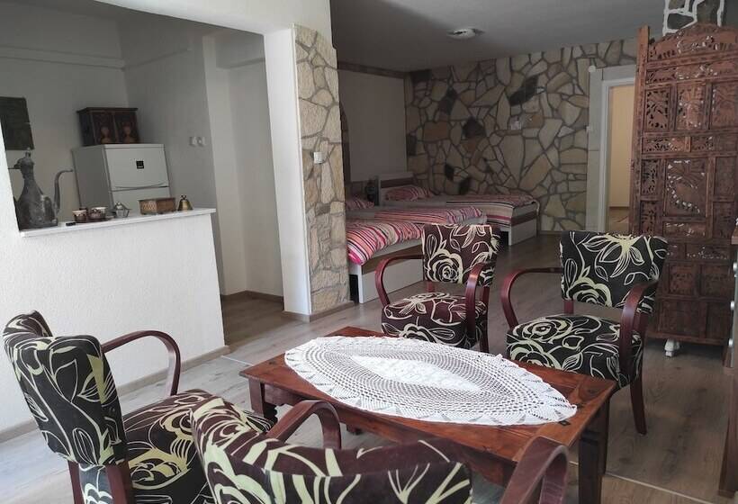 استودیو استاندارد با تراس, Villa Anja