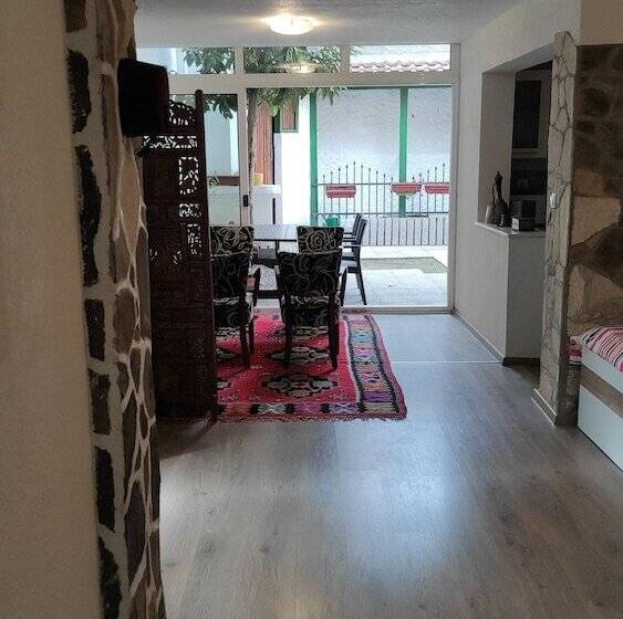 استودیو استاندارد با تراس, Villa Anja