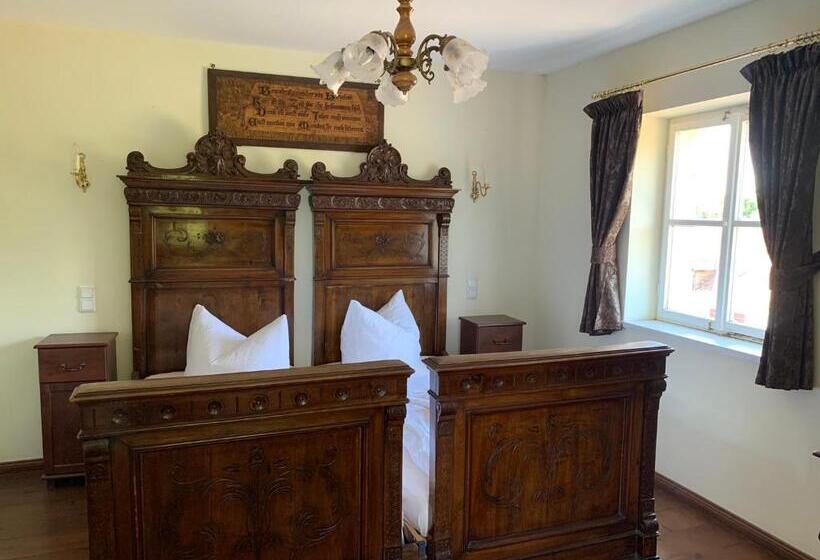 标准间, Schloss Grochwitz