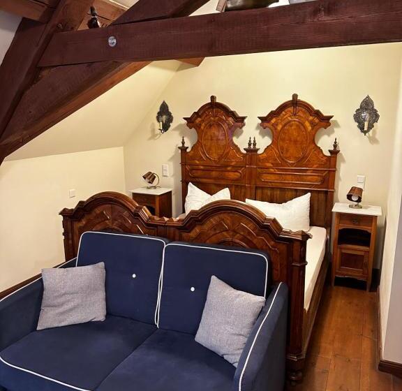 标准间, Schloss Grochwitz