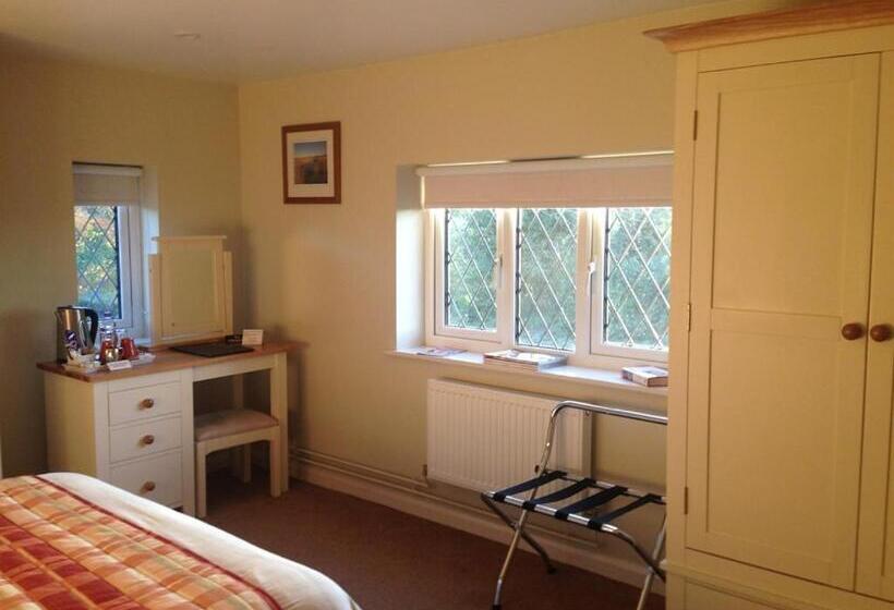 غرفة قياسية, Marsham Arms Inn