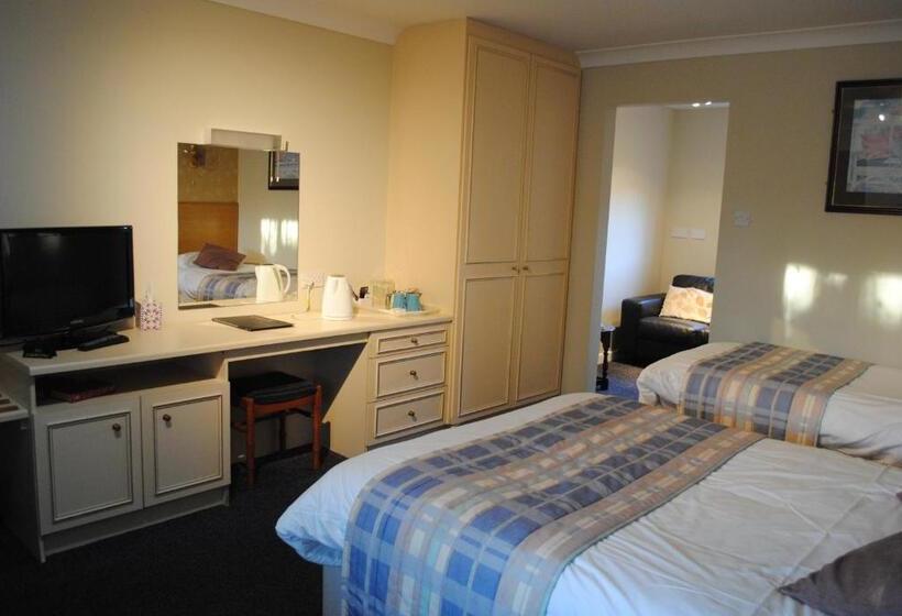 جناح عائلي, Marsham Arms Inn