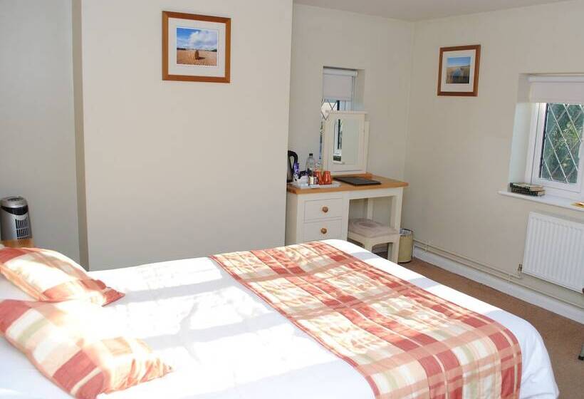 غرفة قياسية, Marsham Arms Inn