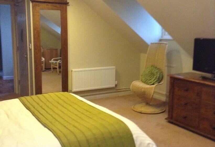 جناح ديلوكس, Marsham Arms Inn