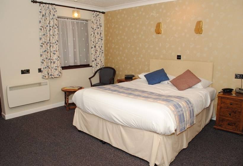 جناح إدارى, Marsham Arms Inn