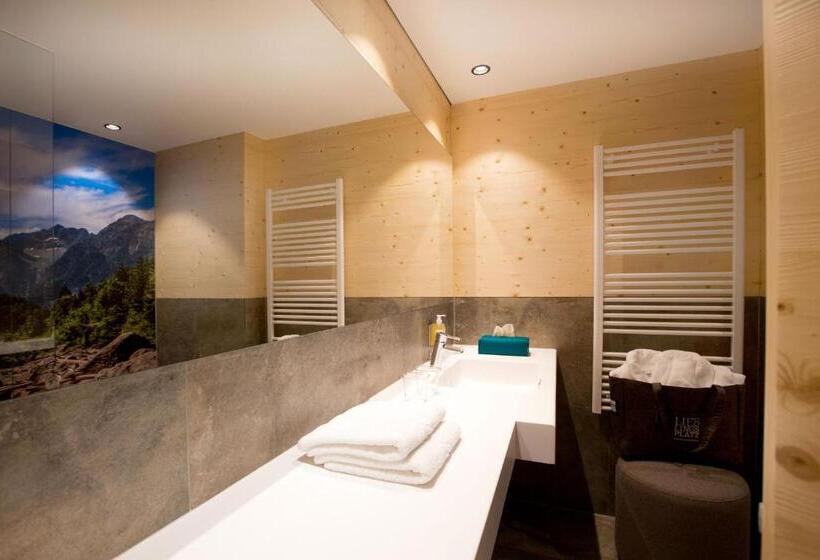 발코니 디럭스 룸, Walserstube