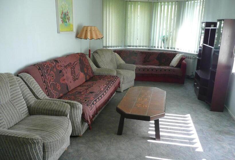 Apartament 1 Dormitori, Nepi Hotell