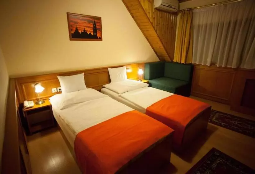 3-Bett-Standardzimmer, Szinbád