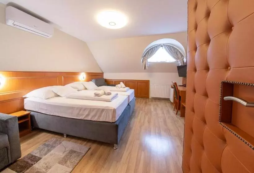 4 Bett Standardzimmer, Szinbád