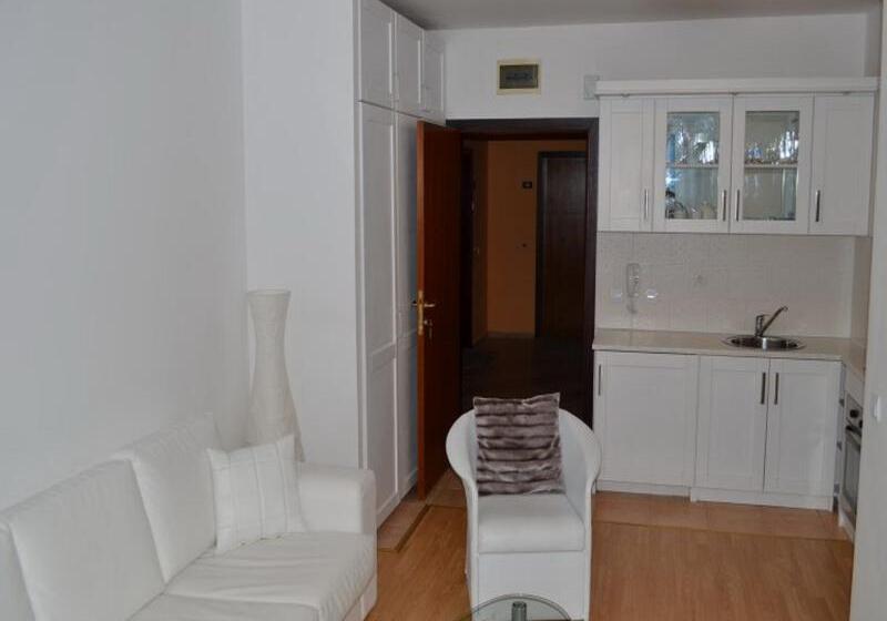Апартаменты 1 Спальня, Persey Flora Apartments