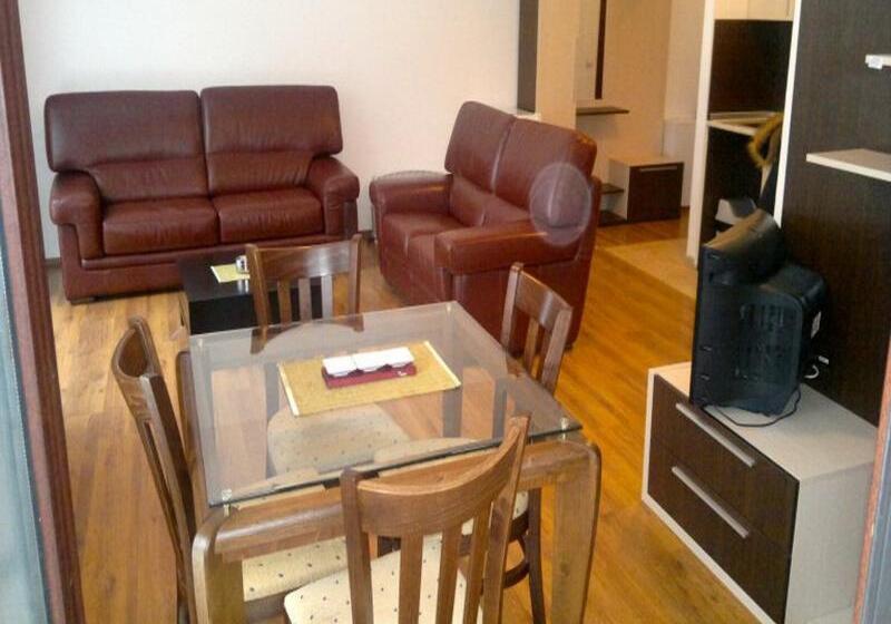 דירת חדר, Persey Flora Apartments