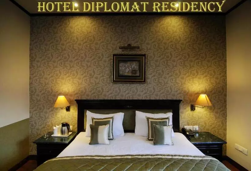 اتاق اجرایی, Diplomat Residency