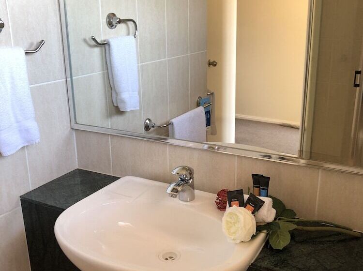 استودیو اجرایی, Turners Vineyard Motel