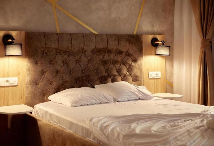 اتاق استاندارد با بالکن, Amico