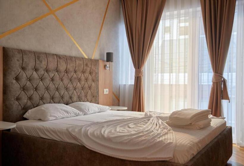 اتاق استاندارد با بالکن, Amico