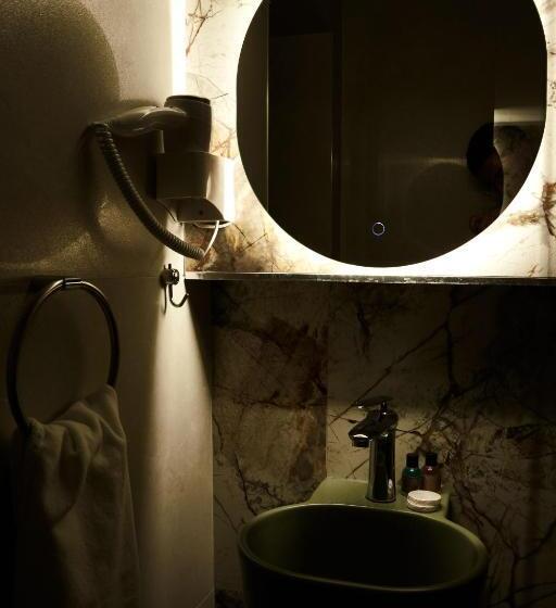 اتاق استاندارد با بالکن, Amico