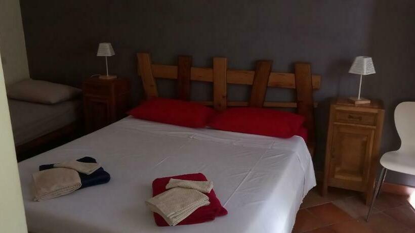 חדר סטנדרט לארבעה, Azienda Agrituristica La Torretta