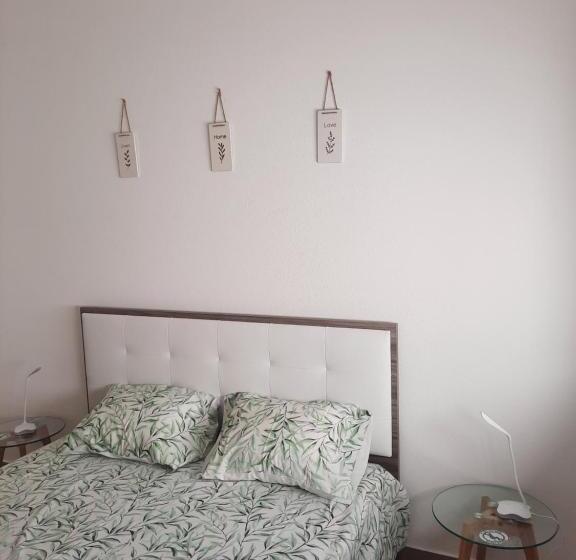 스탠다드 룸 킹사이즈 침대, Blue Sardine Hostel
