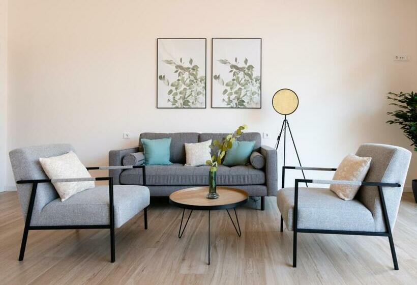 اتاق استاندارد با بالکن, Limehome Barcelona Carrer De Besalú 82