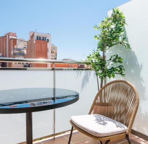 اتاق استاندارد با بالکن, Limehome Barcelona Carrer De Besalú 82