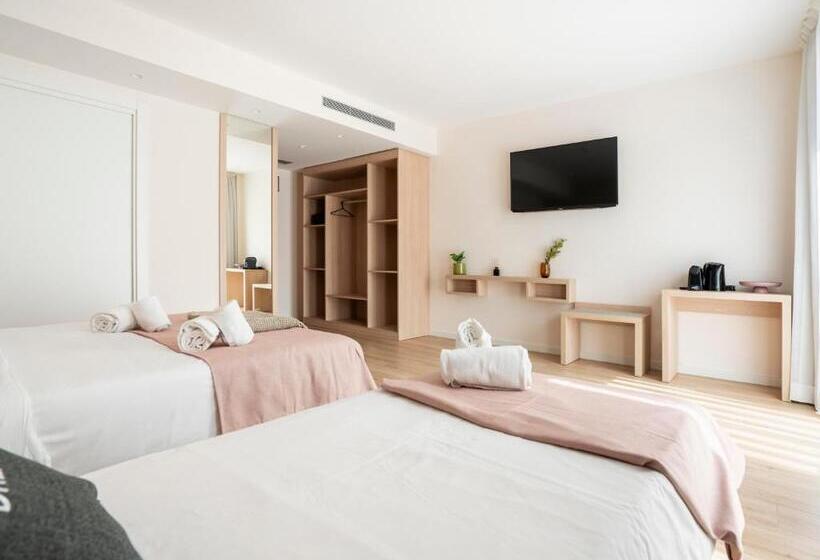 اتاق استاندارد سه تخته با بالکن, Limehome Barcelona Carrer De Besalú 82