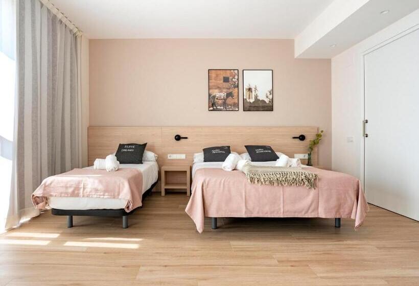 اتاق استاندارد سه تخته با بالکن, Limehome Barcelona Carrer De Besalú 82