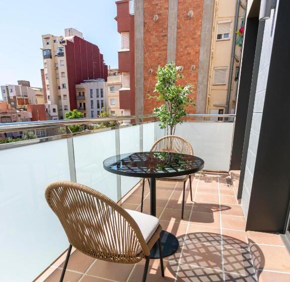 اتاق استاندارد سه تخته با بالکن, Limehome Barcelona Carrer De Besalú 82