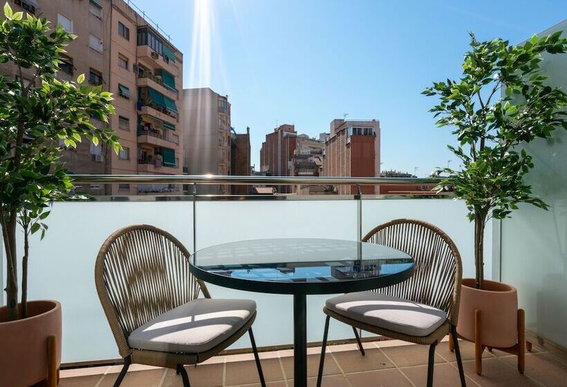 اتاق استاندارد با بالکن, Limehome Barcelona Carrer De Besalú 82