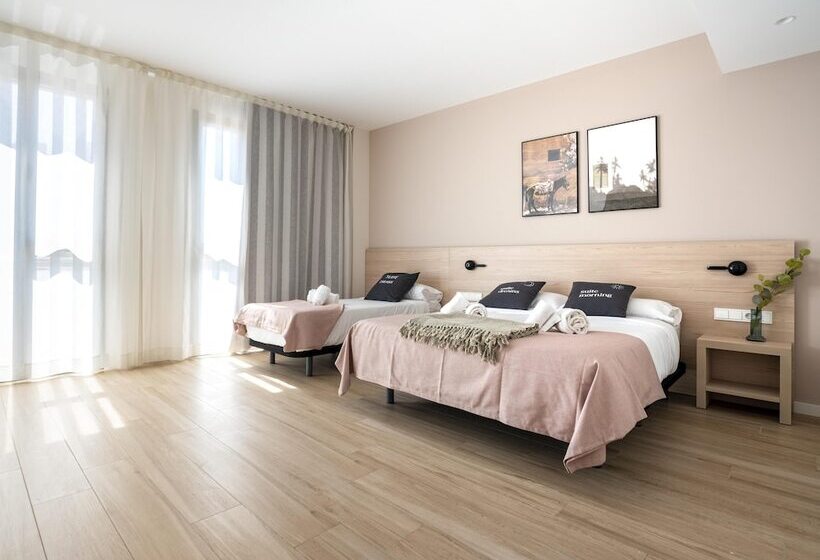 اتاق استاندارد سه تخته با بالکن, Limehome Barcelona Carrer De Besalú 82
